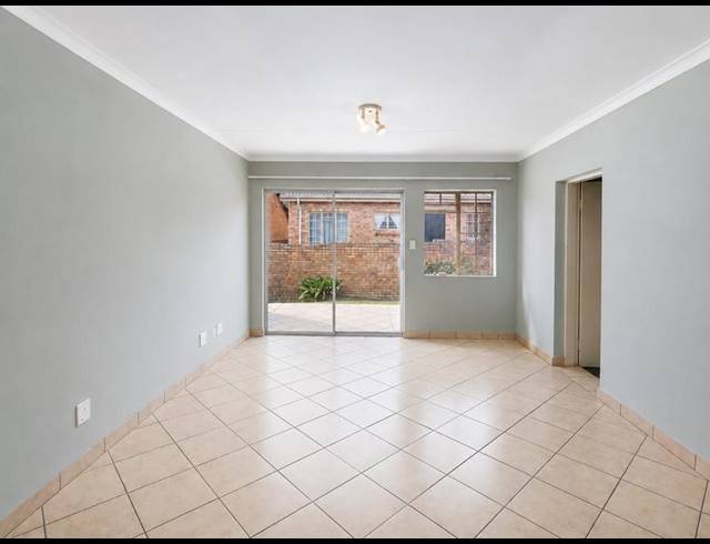 2 BEDROOM TOWNHOUSE FOR SALE IN AMBERFIELD